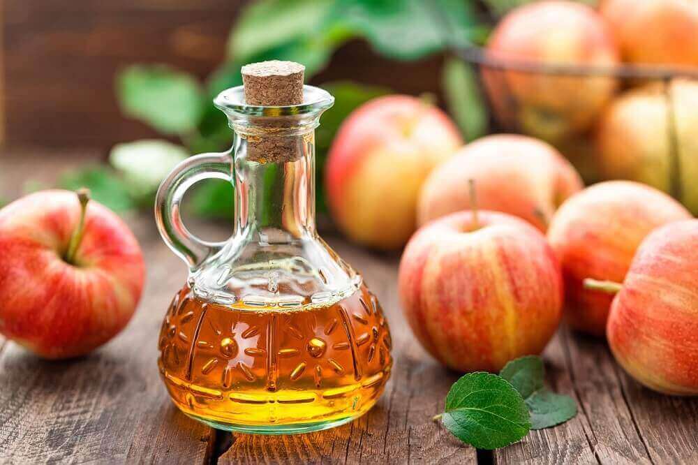 μηλόξυδο και μήλα ανακουφίσετε την πελματαλγία