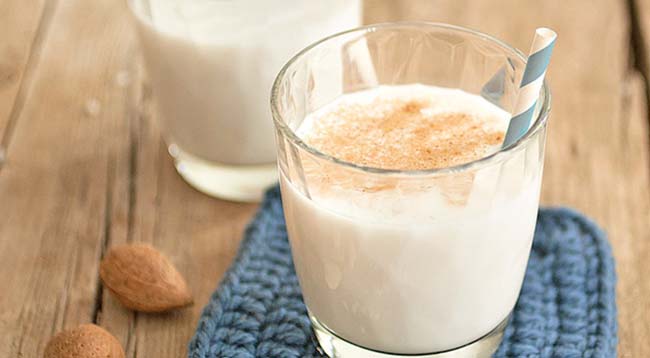 Συνταγές για νόστιμο και θρεπτικό σμούθι με γάλα βρώμης
