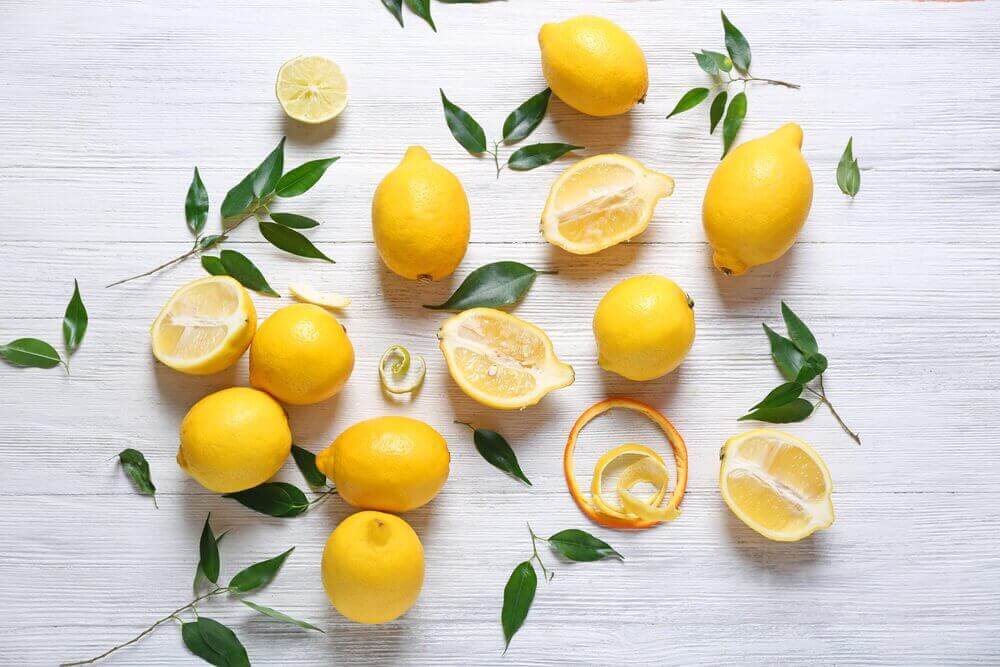 κομμένα λεμόνια- φρούτα που επιταχύνουν την απώλεια βάρους