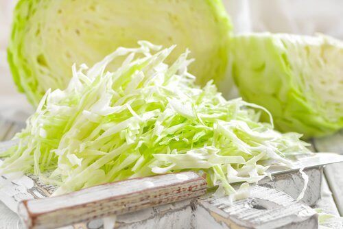 Συνταγές με ανανά - Κομμένο λάχανο