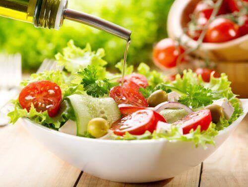 Υγιής δίαιτα - Μεσογειακή σαλάτα