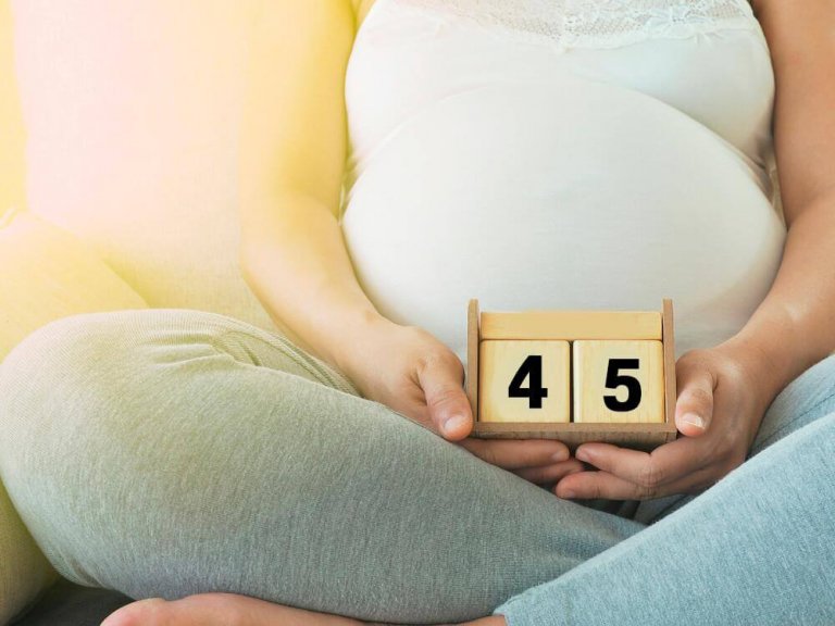 Εγκυμοσύνη στα 45. Ποιες οι πιθανότητες να συμβεί φυσικά;