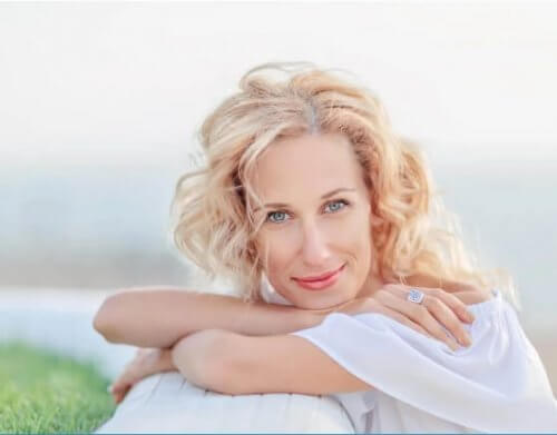 8 Συμβουλές για τη φροντίδα του δέρματος στην εμμηνόπαυση