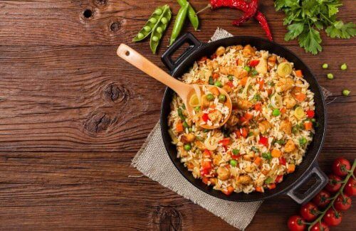 Ρύζι με κοτόπουλο και λαχανικά: μια πεντανόστιμη συνταγή!