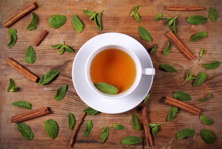 Τσάι από μέλι και κανέλα για απώλεια βάρους