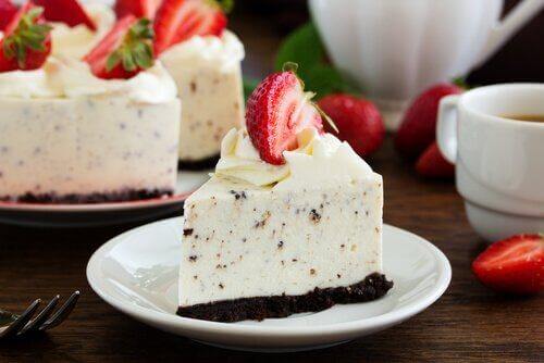 Cheesecake με Oreo σε πιάτο