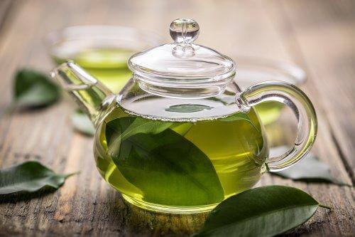 Πράσινο τσάι σε κανάτα