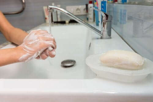 Σαπούνι χεριών: τι να κάνετε με αυτό που μένει