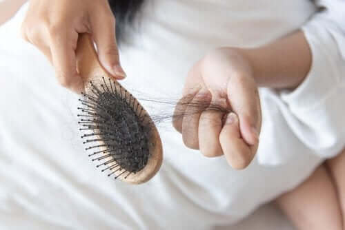 Αναστρέψτε την απώλεια μαλλιών με τρεις σπιτικές θεραπείες