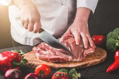 Πώς να τρώτε καλά αν θέλετε να κόψετε το κρέας