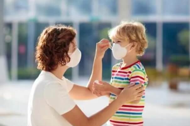 Ιατρικές μάσκες: Όλα όσα πρέπει να ξέρετε γι αυτές