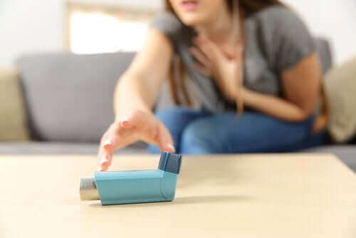 Οξύ δριμύ άσθμα: Συμπτώματα και αντιμετώπιση