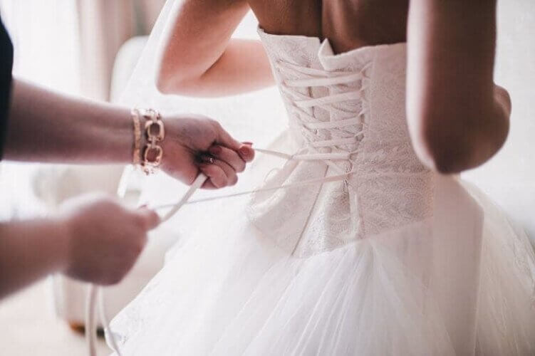 Τι να φορέσετε ως μητέρα της νύφης ή του γαμπρού