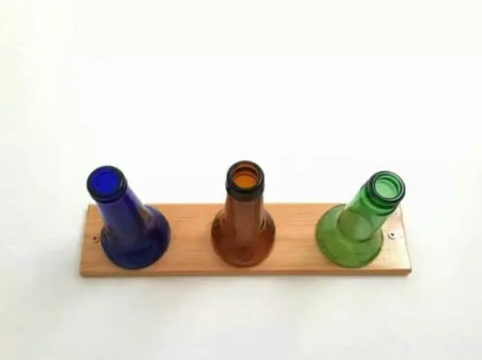 Πώς να φτιάξετε μόνοι σας μια κρεμάστρα για καπέλα από μπουκάλια