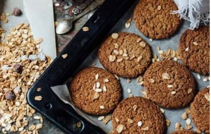μπισκότα χωρίς ζάχαρη και βρώμη σε ταψί