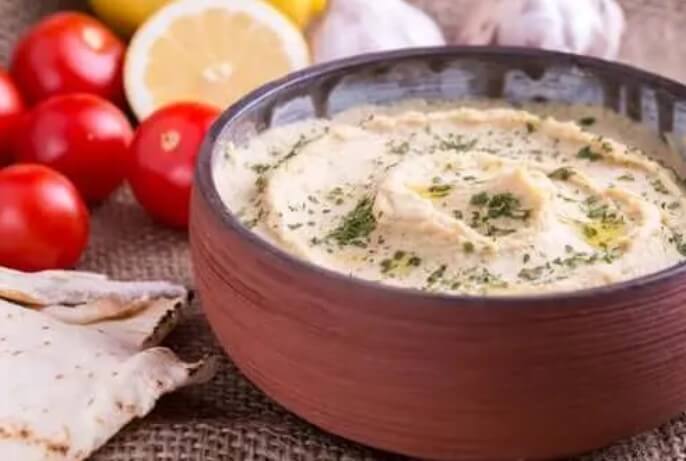 πανεύκολη συνταγή με χούμους και πάπρικα