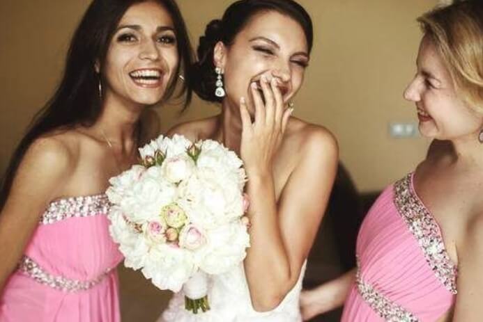 νύφη που χαμογελά