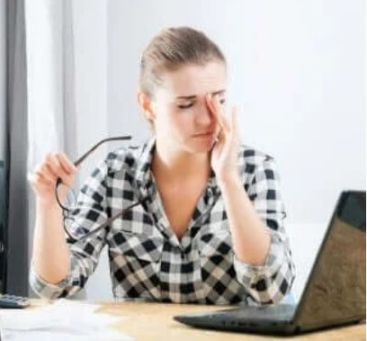 Κουρασμένη γυναίκα και επινεφρίνη