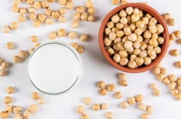 γάλα και φουντούκια