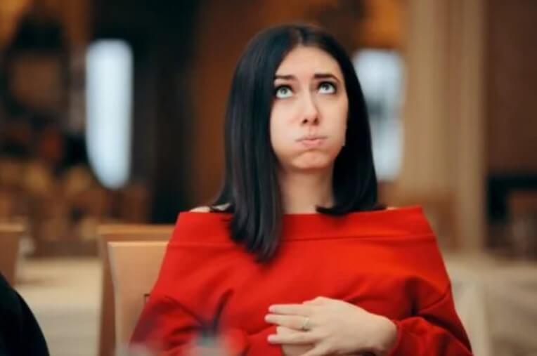 γυναίκα με δυσπεψία