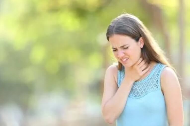 Υπερβολική βλέννα στο λαιμό: Πώς να την αντιμετωπίσετε