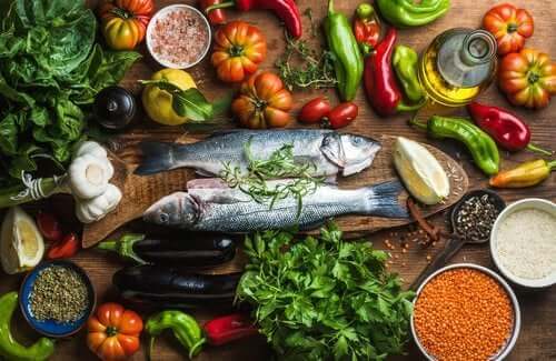 Πέντε διατροφές που συγκρίνονται με τη Μεσογειακή