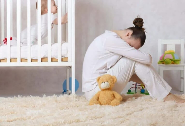 Κατάθλιψη μετά τον τοκετό: Πώς να την αναγνωρίσετε;