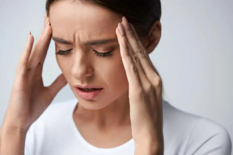 πονοκέφαλος σε γυναίκα
