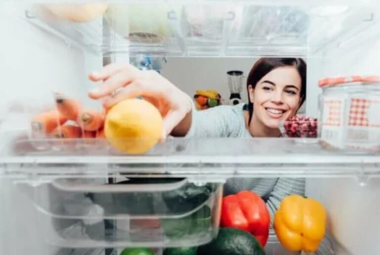 λεμόνι σε ψυγείο