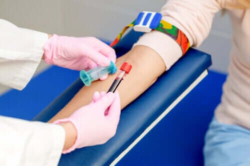 Γιατί είναι σημαντική η νηστεία πριν τις εξετάσεις αίματος