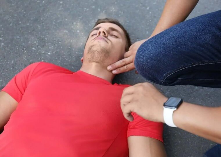 αναίσθητος άνδρας