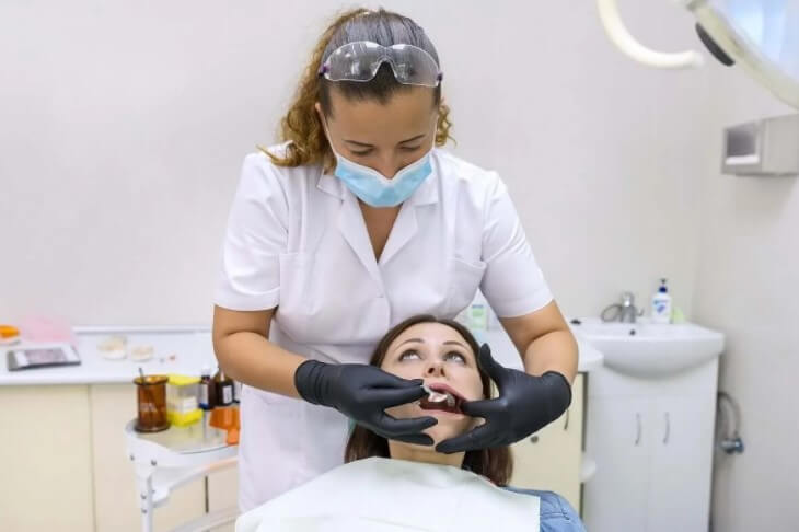 καθαρισμός δοντιών