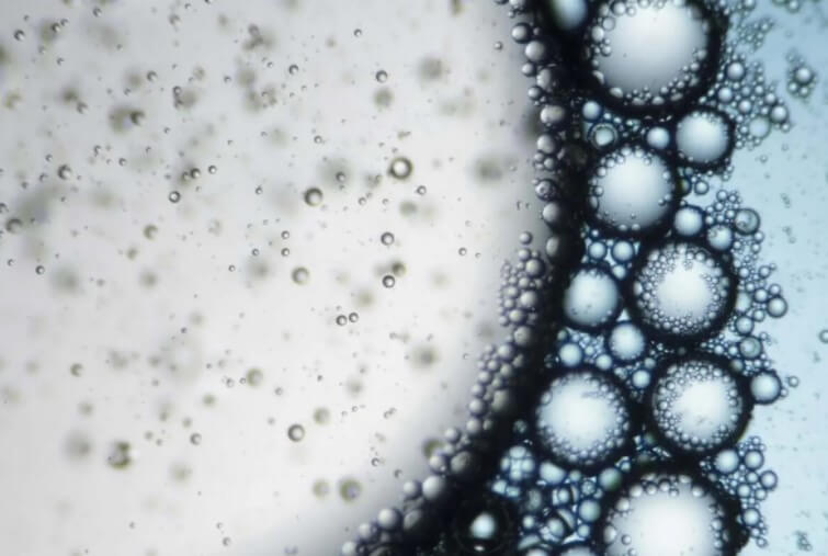 μακιγιάζ σε νερό