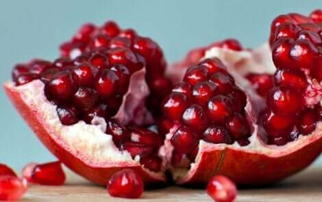 Ρόδι σπασμένο