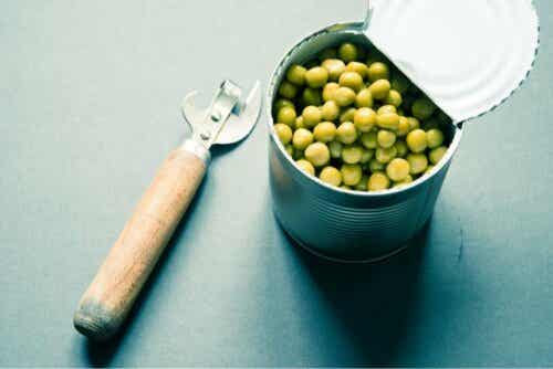 Ανοιχτή κονσέρβα με αρακά