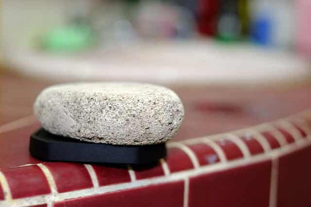 Ελαφρόπετρα στο μπάνιο