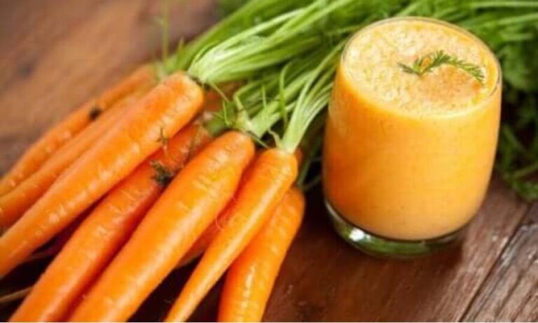 Πώς να φτιάξετε ένα σπιτικό smoothie καρότου και τα οφέλη του