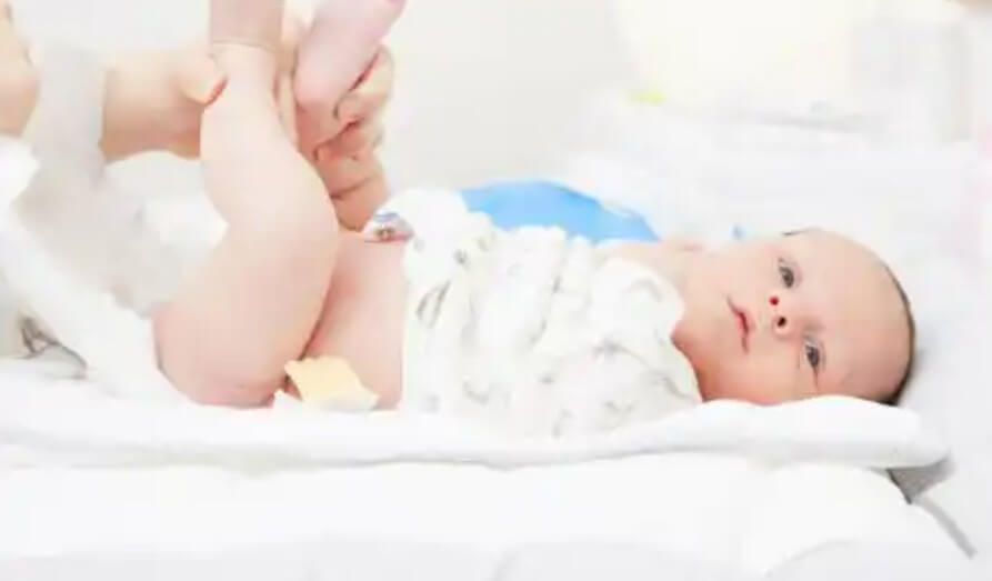 μωρό ξαπλωμένο