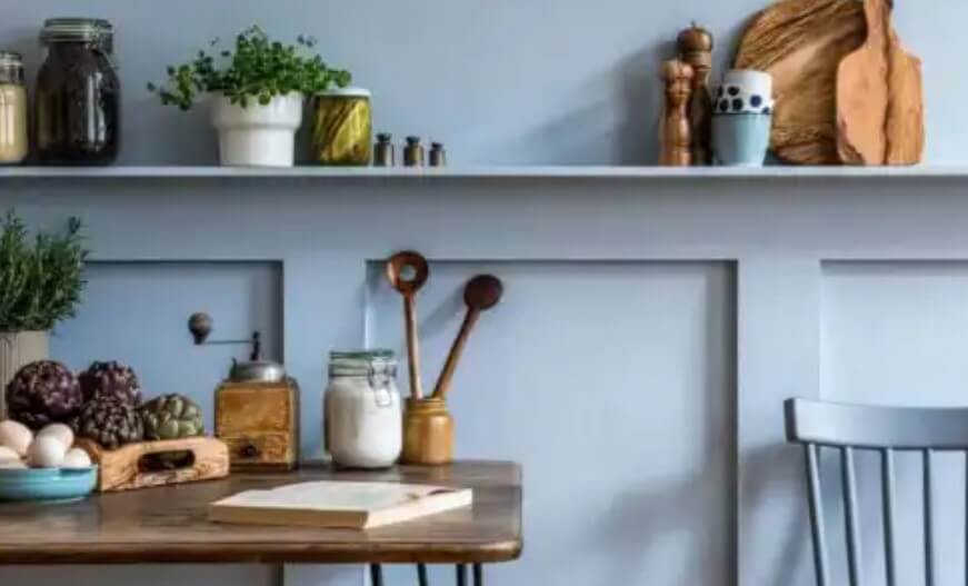 ράφια σε κουζίνα