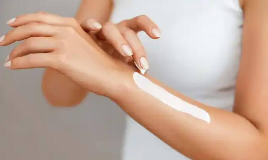 κρέμα στα χέρια