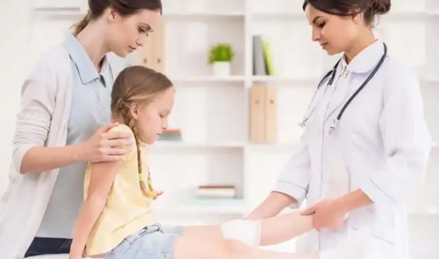 κορίτσι σε γιατρό