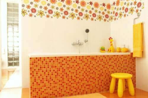 7 ιδέες για τη διακόσμηση ενός φιλικού προς τα παιδιά μπάνιου