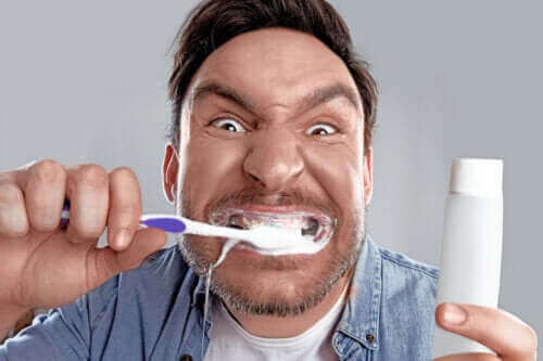 Bleachorexia: Η εμμονή με τη λεύκανση των δοντιών