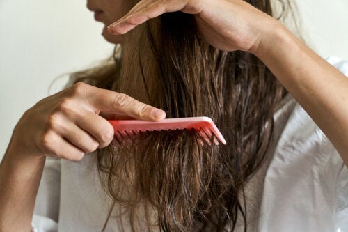6 θεραπείες για την αποκατάσταση των κατεστραμμένων μαλλιών