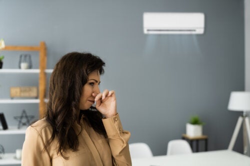 4 κόλπα για να αφαιρέσετε τις δυσάρεστες οσμές από το κλιματιστικό