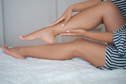 Πόνος στα πόδια κατά την ανάπαυση: 7 πιθανές αιτίες