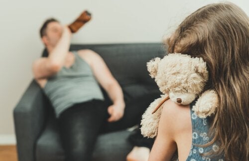 Γιατί δεν πρέπει να πίνετε αλκοόλ μπροστά στα παιδιά